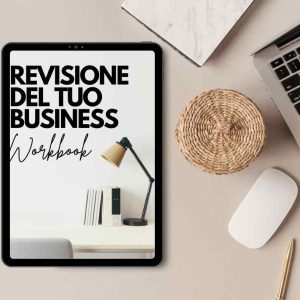 ipad su scrivania con planner